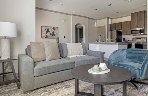 Manor Apartment | Landing | Chic 1BD, Clubhouse, Courtyard