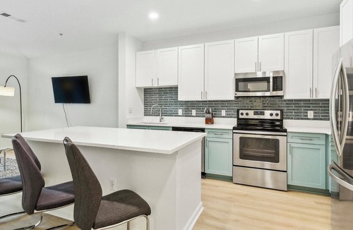 Eden Apartment | Landing | Chic 1BD, Gym, Yoga Studio