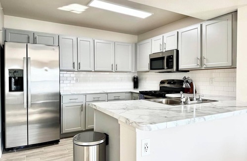Belton Apartment | Landing | Incredible 1BD, Pool, Gym