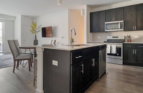 Schaumburg Apartment | Landing | Incredible 2BD, Pool, Gym