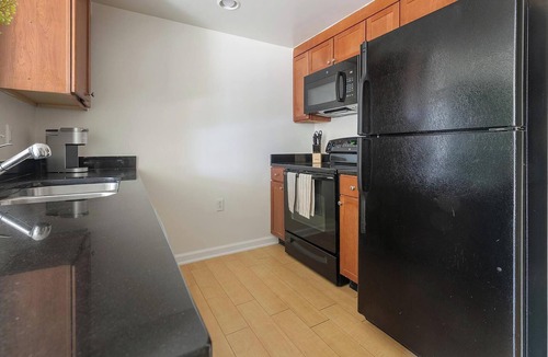 Navy Yard Apartment | Landing | Modern 1BD, Courtyard, Gym