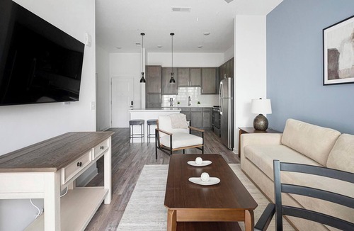 Cordova Apartment | Landing | Modern 1BD, Clubhouse