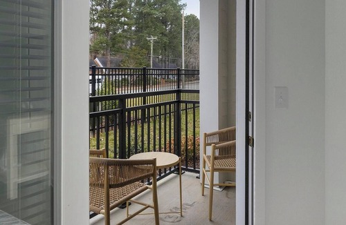 Southeast Raleigh Apartment | Landing | Modern 1BD, Clubhouse, Yoga Studio