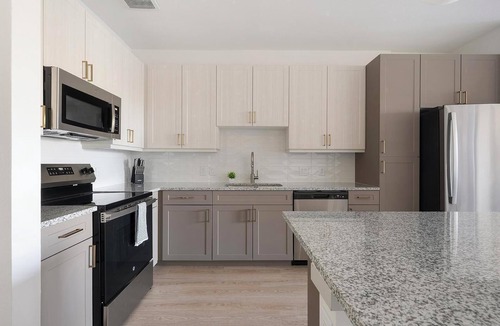 Scofield Farms Apartment | Landing | Modern 1BD, Clubhouse, Pool