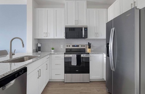 Rome Apartment | Landing | Modern 1BD, Clubhouse, Gym