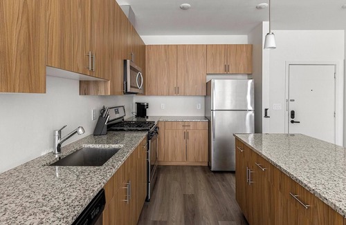 Carteret Apartment | Landing | Modern 1BD, Courtyard, Gym