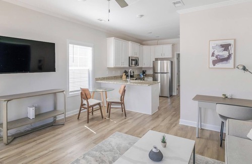 Huntsville Apartment | Landing | Modern 1BD, Gym, Clubhouse