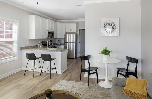 Huntsville Apartment | Landing | Modern 1BD, Gym, Pool