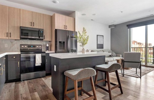 DeBaliviere Place Apartment | Landing | Modern 1BD, Gym, Yoga Studio
