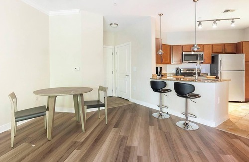 Chillum Apartment | Landing | Modern 1BD, Gym, Pool