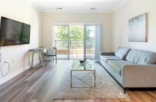 Chillum Apartment | Landing | Modern 1BD, Gym, Pool