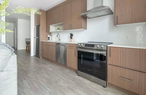 Hyattsville Apartment | Landing | Modern 1BD, Pool, Gym