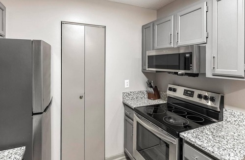 Huntsville Apartment | Landing | Modern 2BD, Pool, Clubhouse