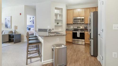Leesburg Apartment | Landing Modern Apartment with Amazing Amenities (ID7965X79)