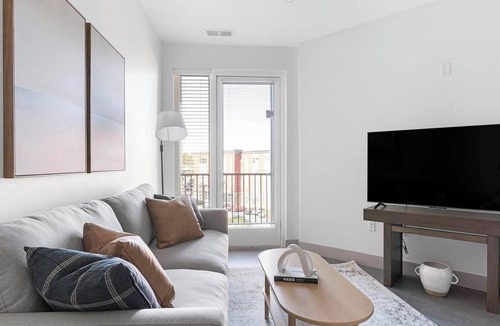 Richmond Apartment | Landing | Spectacular 1BD, Clubhouse, Gym