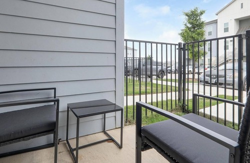 Austin Apartment | Landing | Spectacular 1BD, Gym, Pool