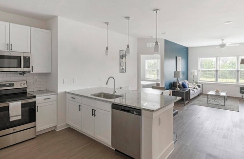 Athens Apartment | Landing | Spectacular 2BD, Pool, Gym