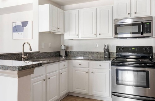 Piedmont Heights Apartment | Landing | Spectacular 2BD, Courtyard, Gym