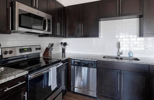 McNeil Apartment | Landing | Spectacular 2BD, Yoga Studio, Pool