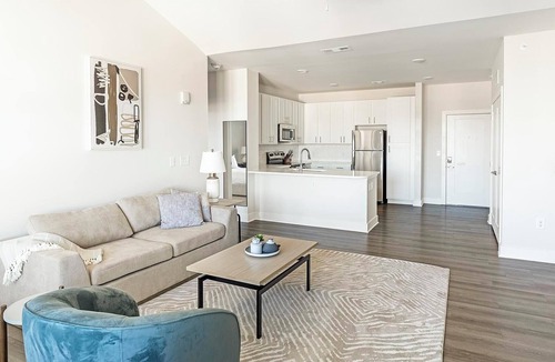 Belle Mina Apartment | Landing | Spectacular 1BD, Gym, Clubhouse