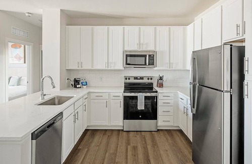 Belle Mina Apartment | Landing | Spectacular 1BD, Gym, Clubhouse