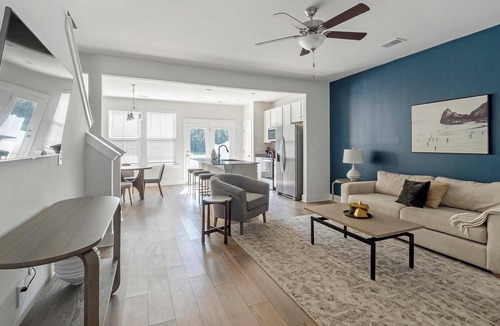 Summerville Apartment | Landing | Spectacular 3BD, Yoga Studio, Gym