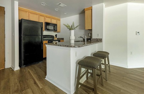 Navy Yard Apartment | Landing | Spectacular 2BD, Courtyard, Gym