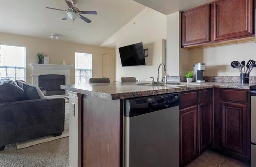 Broken Arrow Apartment | Landing | Stunning 2BD, Gym, Pool