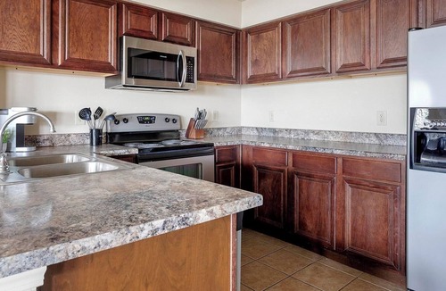 Broken Arrow Apartment | Landing | Stunning 2BD, Gym, Pool