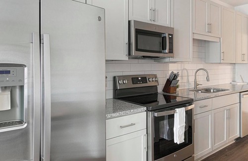 East Raleigh Apartment | Landing | Stunning Studio, Clubhouse, Gym