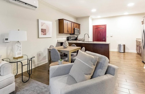 Overland Park Apartment | Landing | Stunning 3BD, Gym, Pool