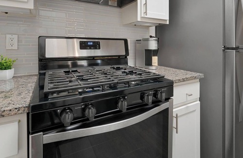 Town Center Apartment | Landing | Stylish 1BD, Courtyard, Gym