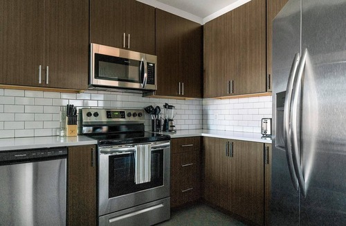 Richmond Apartment | Landing | Stylish 1BD, Pool, Clubhouse