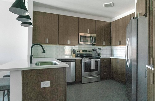 Richmond Apartment | Landing | Stylish 1BD, Pool, Clubhouse
