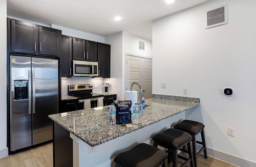 Austin Apartment | Landing | Stylish 1BD, Pool, Gym