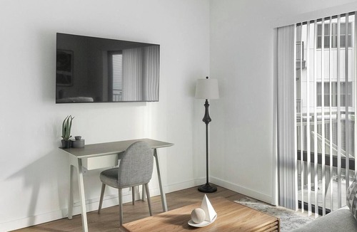 Chapel Hill Apartment | Landing | Stylish Studio, Game Room, Courtyard