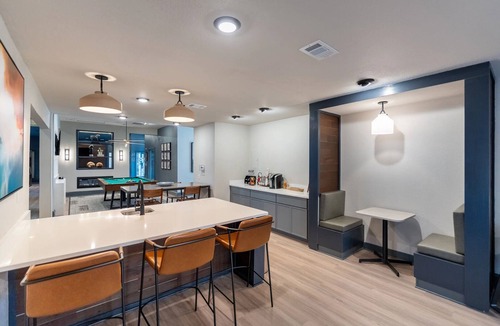Charlottesville Apartment | Landing | Stylish 2BD, Clubhouse, Gym