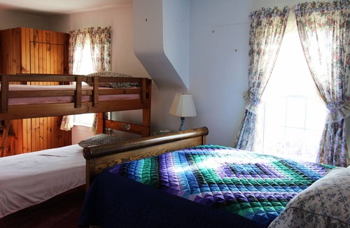 Quarryville House | Lapp Farmhouse Bed & Breakfast - Amish Country Lancaster PA