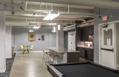 Downtown Des Moines Apartment | Large 1 Bed apt in the Heart of Downtown