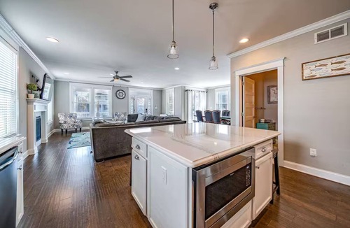 North End House | Large 12BR/8.5 BA w/Elevator & Parking for 6 cars