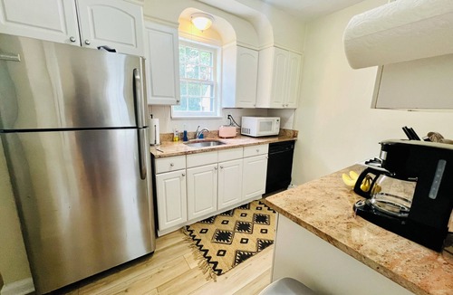 Bethesda House | Large 4-bed home DC's Best Location w/Parking, Walk to Metro, Nightlife, Shops!