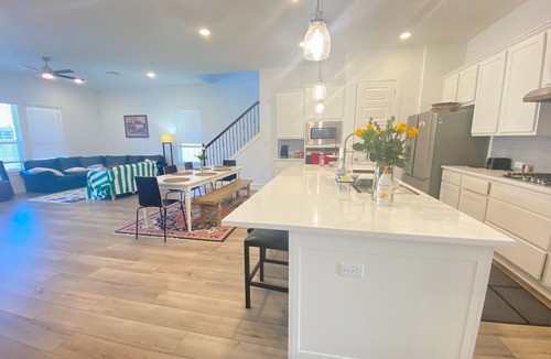 Georgetown House | Large 5-Bedroom Georgetown Getaway/Minutes to Blue Hole Park + Historic Square