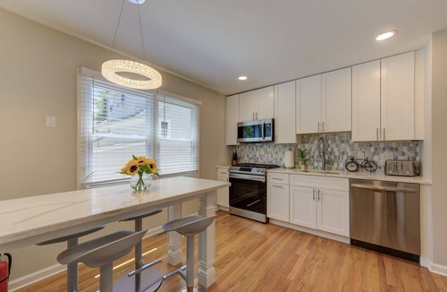 Princeton Junction House | Large 5BR House w/Backyard, Deck, and Patio