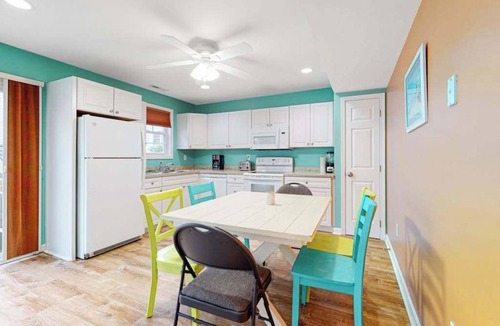 Ocean City Condo | Large duplex w/2 separate homes, two kitchens, patio, WiFi, & great location