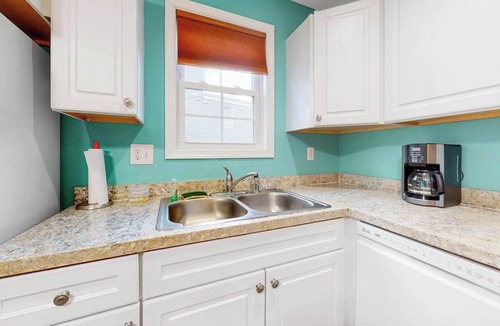 Ocean City Condo | Large duplex w/2 separate homes, two kitchens, patio, WiFi, & great location