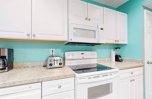 Ocean City Condo | Large duplex w/2 separate homes, two kitchens, patio, WiFi, & great location