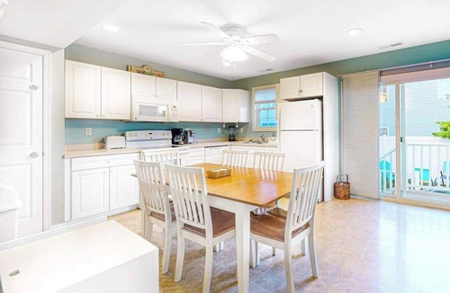 Ocean City Condo | Large duplex w/2 separate homes, two kitchens, patio, WiFi, & great location