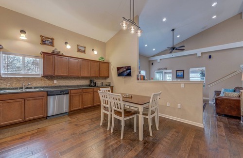 Pepin Condo | Large Group Stay Near Wedding Venues & Lake Pepin - Lumberyard Lofts