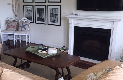 Cambridge House | Large Luxury Townhouse with Elevator adjacent to the Chesapeake Hyatt