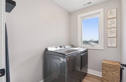 Grimes House | Large New 4-bedroom house with AC in Suburban Grimes